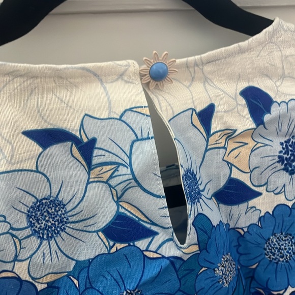 NWT FARMRIO, blue flower crop top size M - Picture 5 of 5
